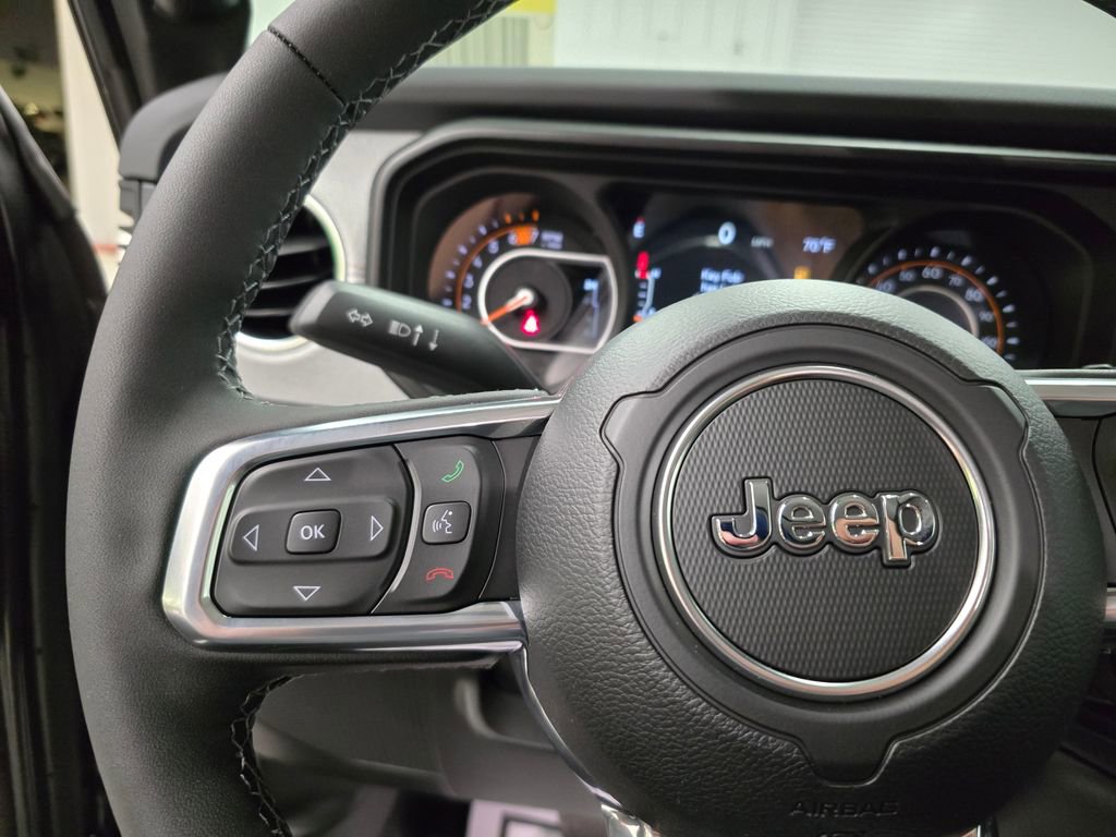 New 2026 Jeep Wrangler Unlimited Sahara AWD/4WD image 17