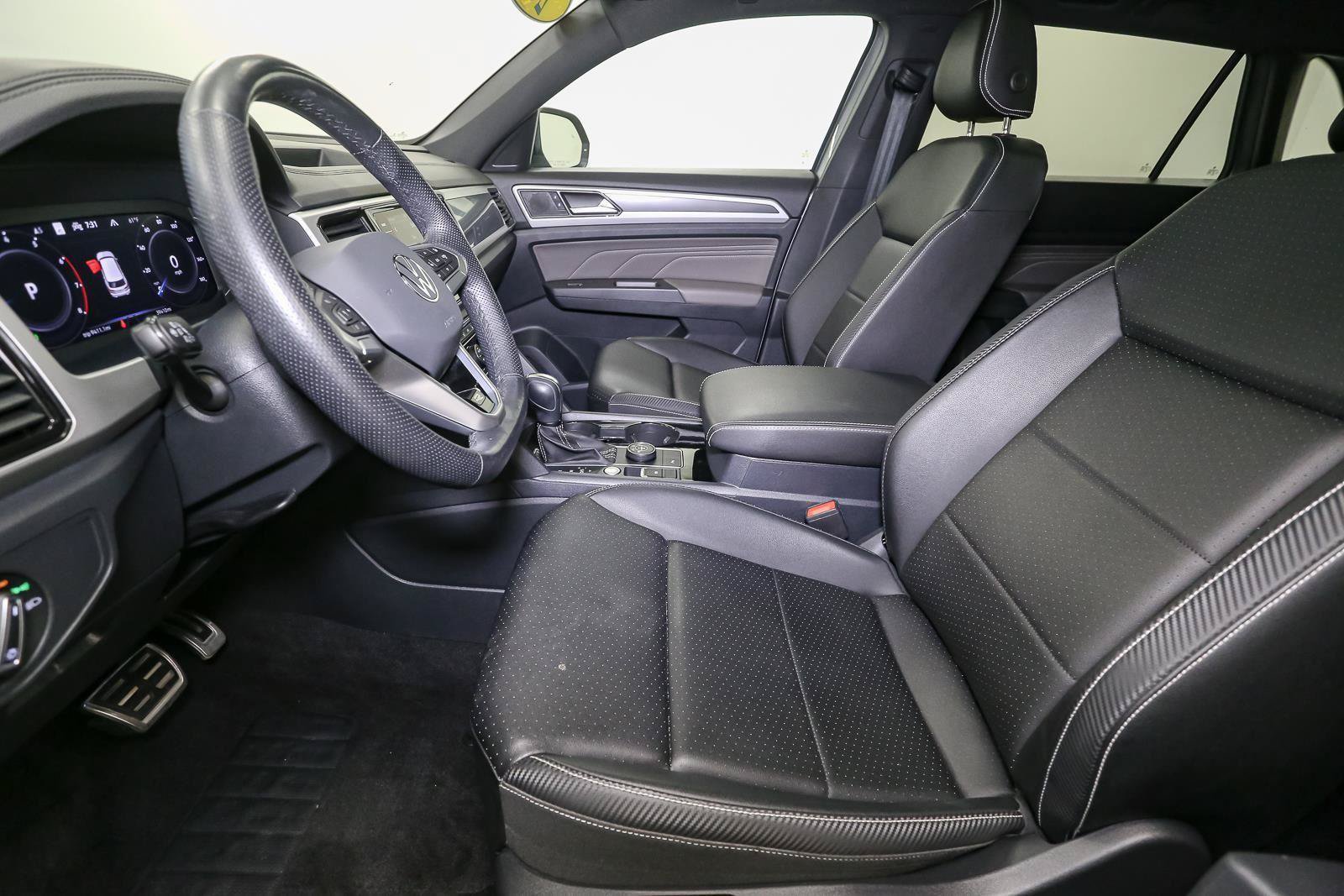 Certified 2023 Volkswagen Atlas Cross Sport SEL R-Line AWD/4WD image 48