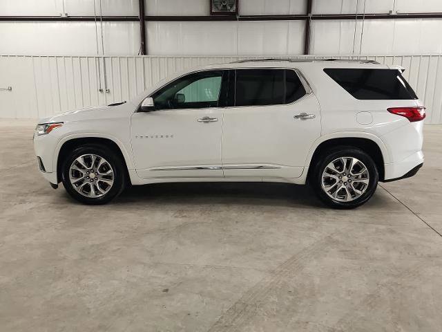 Used 2021 Chevrolet Traverse Premier FWD image 2