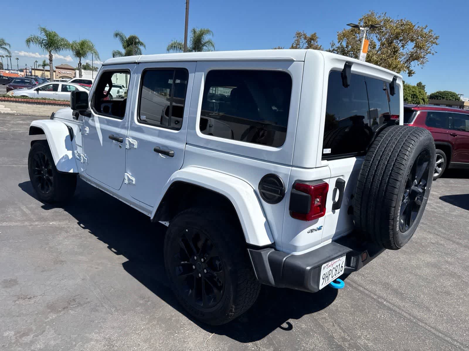 Used 2024 Jeep Wrangler Unlimited Sahara AWD/4WD image 22
