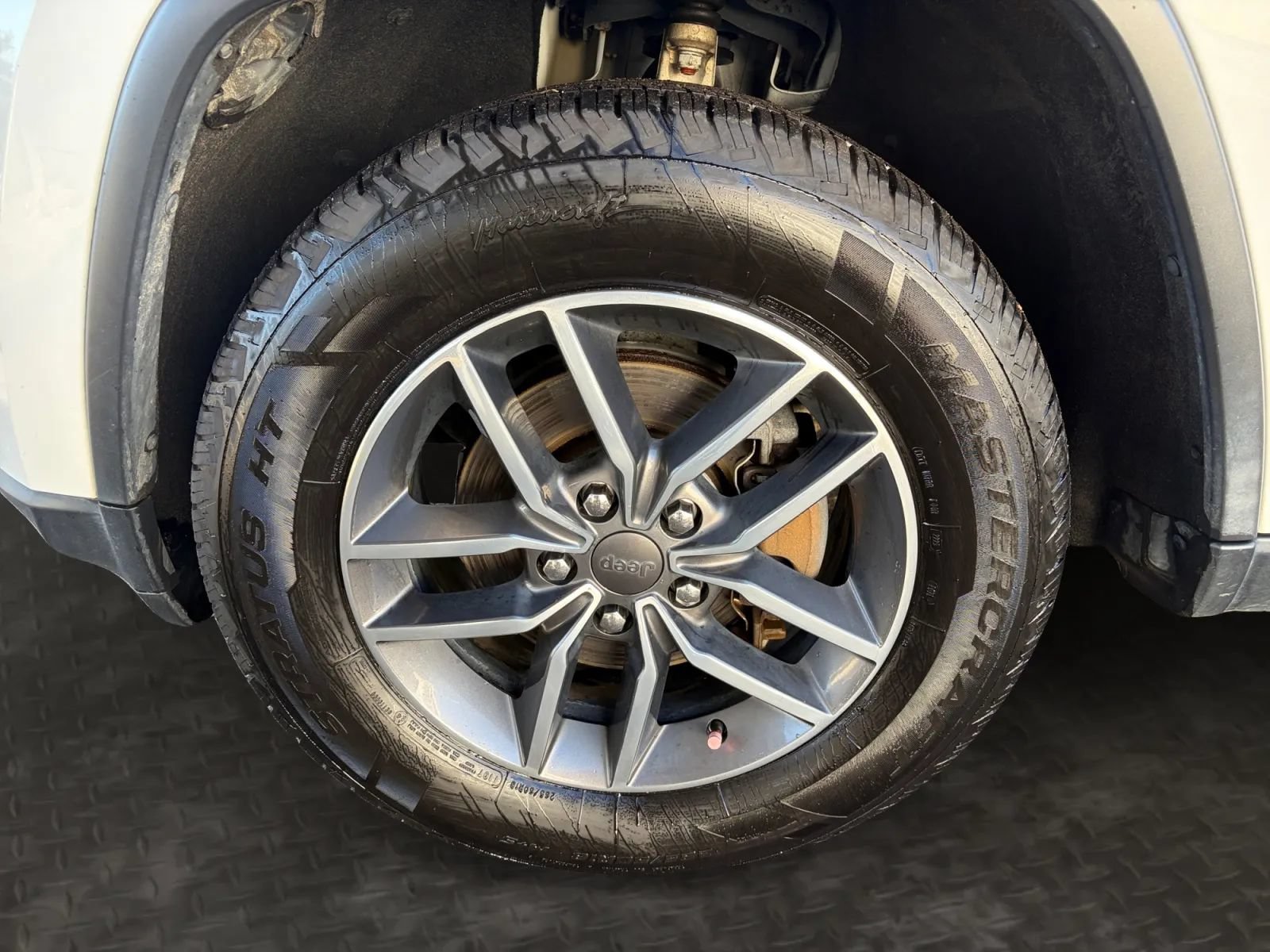 Used 2020 Jeep Grand Cherokee Limited AWD/4WD image 35