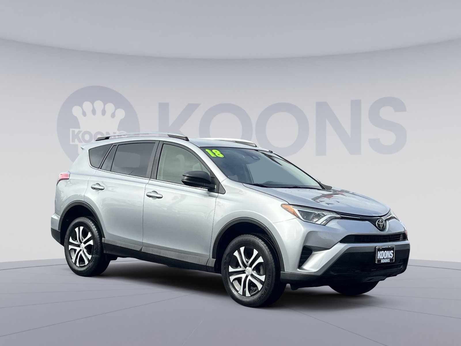 Used 2018 Toyota RAV4 LE image 8