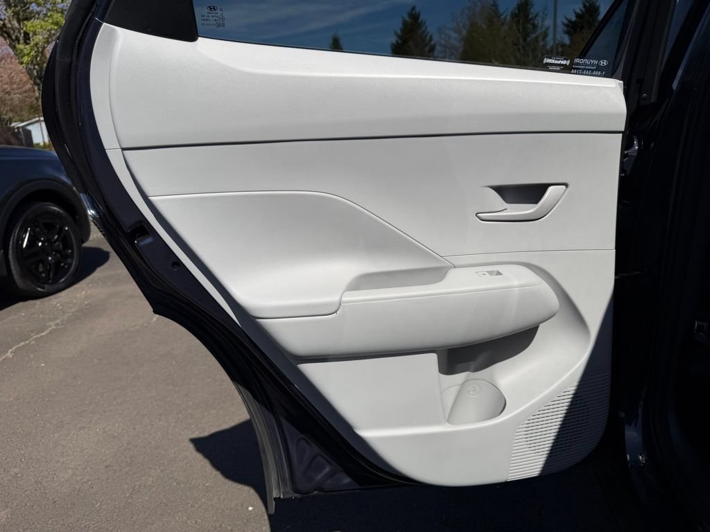 Used 2025 Hyundai Kona SEL AWD/4WD image 30