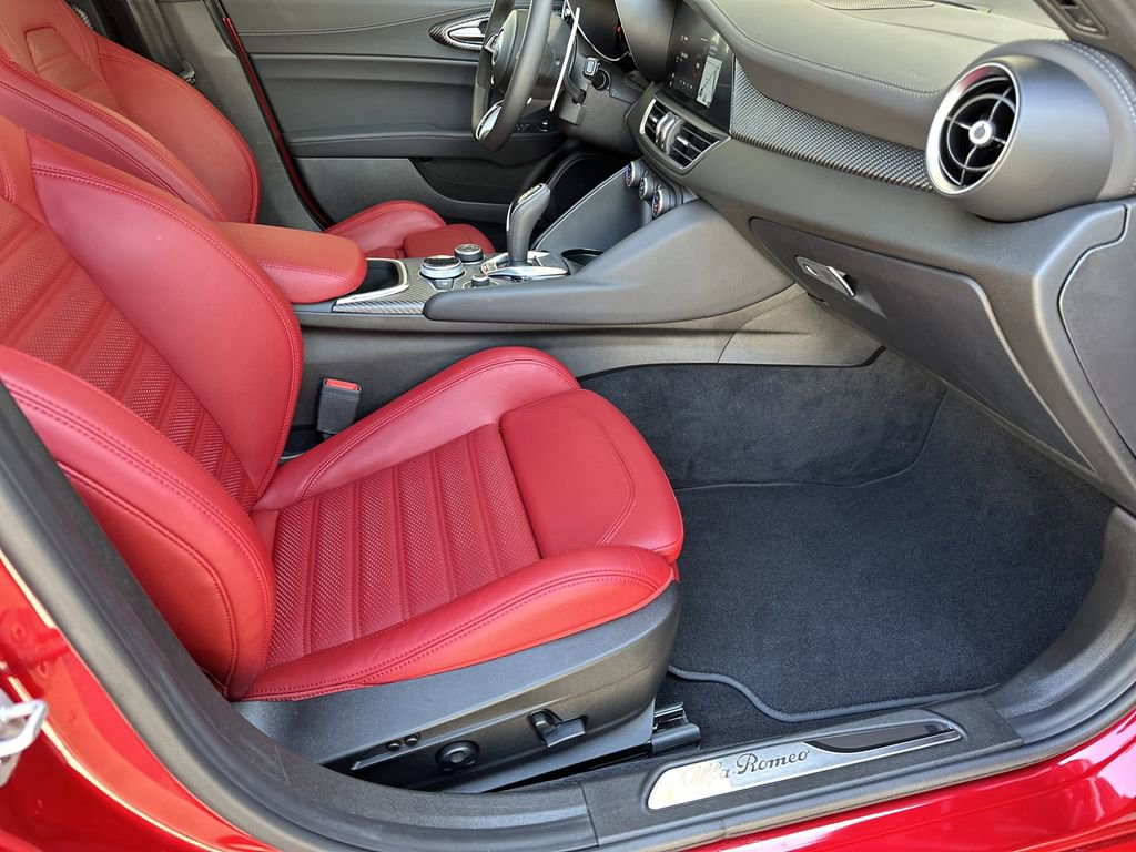 Used 2024 Alfa Romeo Giulia Quadrifoglio RWD image 38
