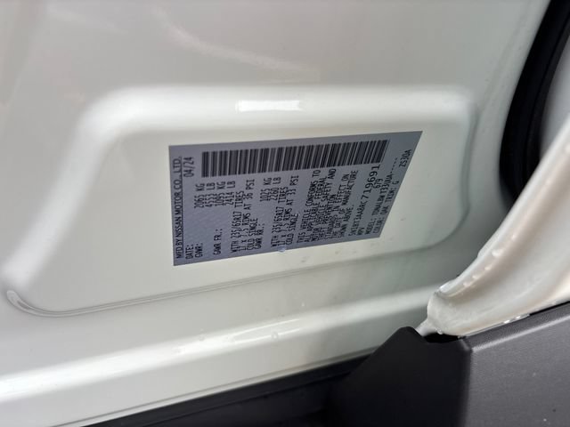 Used 2024 Nissan Rogue S FWD image 32