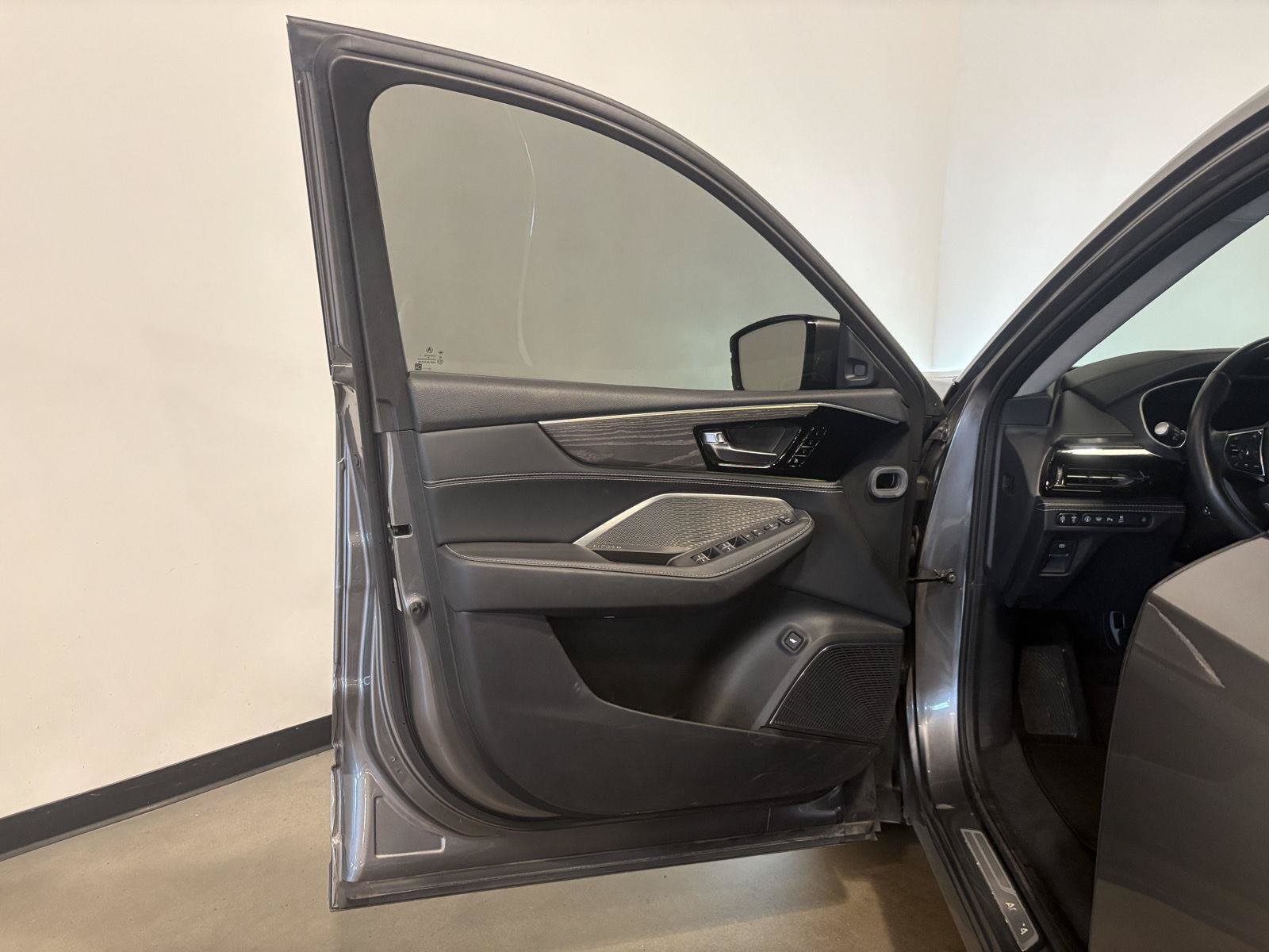 Used 2024 Acura MDX w/ Advance Package AWD/4WD image 12