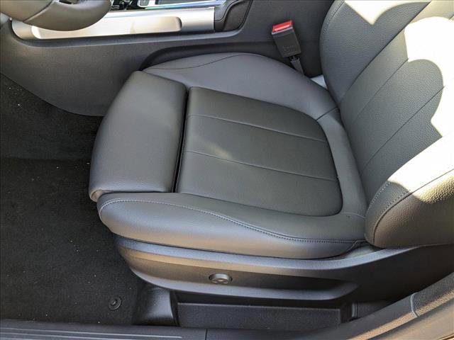 New 2025 Mercedes-Benz GLB 250 image 4