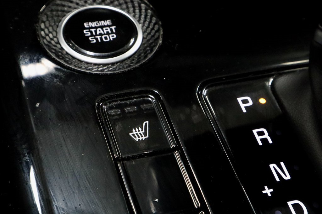 Used 2023 Kia Niro EX image 4