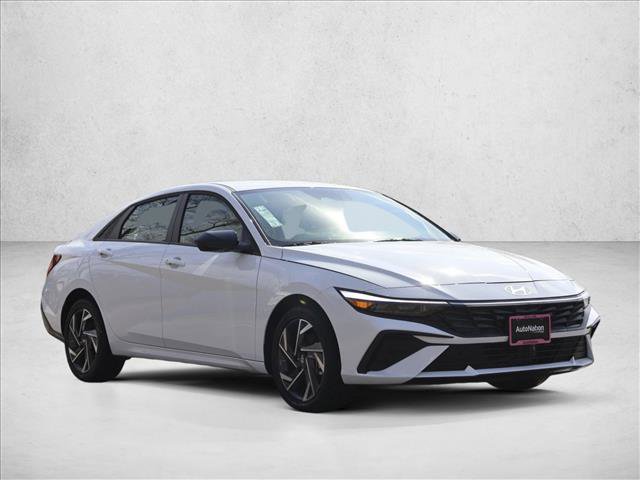 New 2025 Hyundai Elantra SEL video 3