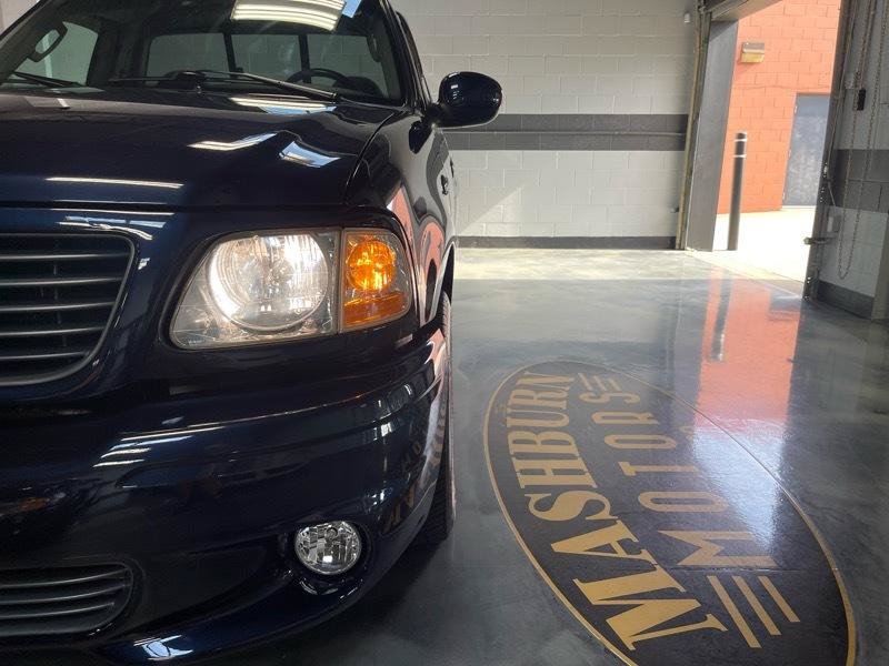 Used 2002 Ford F150 Lightning RWD image 3