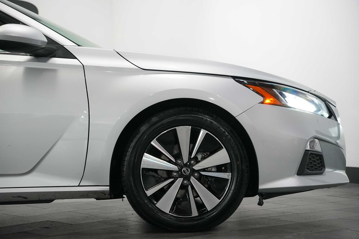 Used 2021 Nissan Altima 2.5 SV FWD image 9