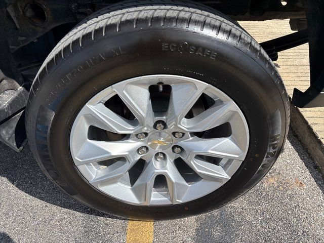 Used 2018 Chevrolet Silverado 1500 LT w/ LT Eassist Package RWD image 9