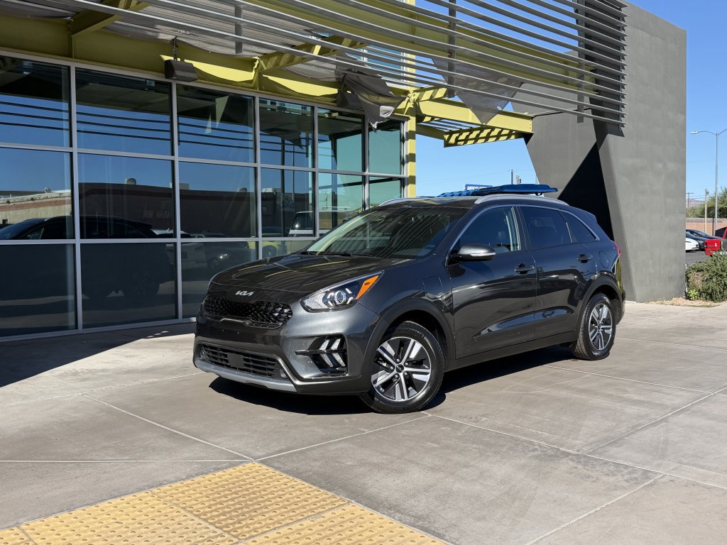 Used 2022 Kia Niro EX image 1