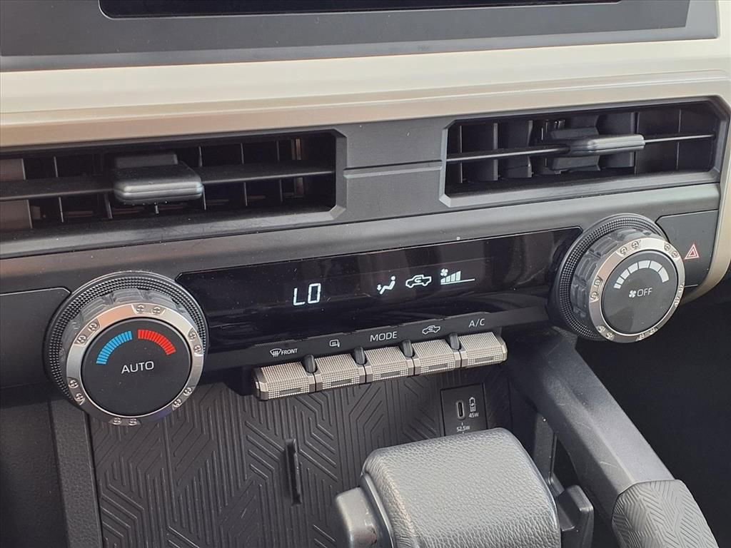 Used 2024 Toyota Tacoma TRD Off-Road image 7