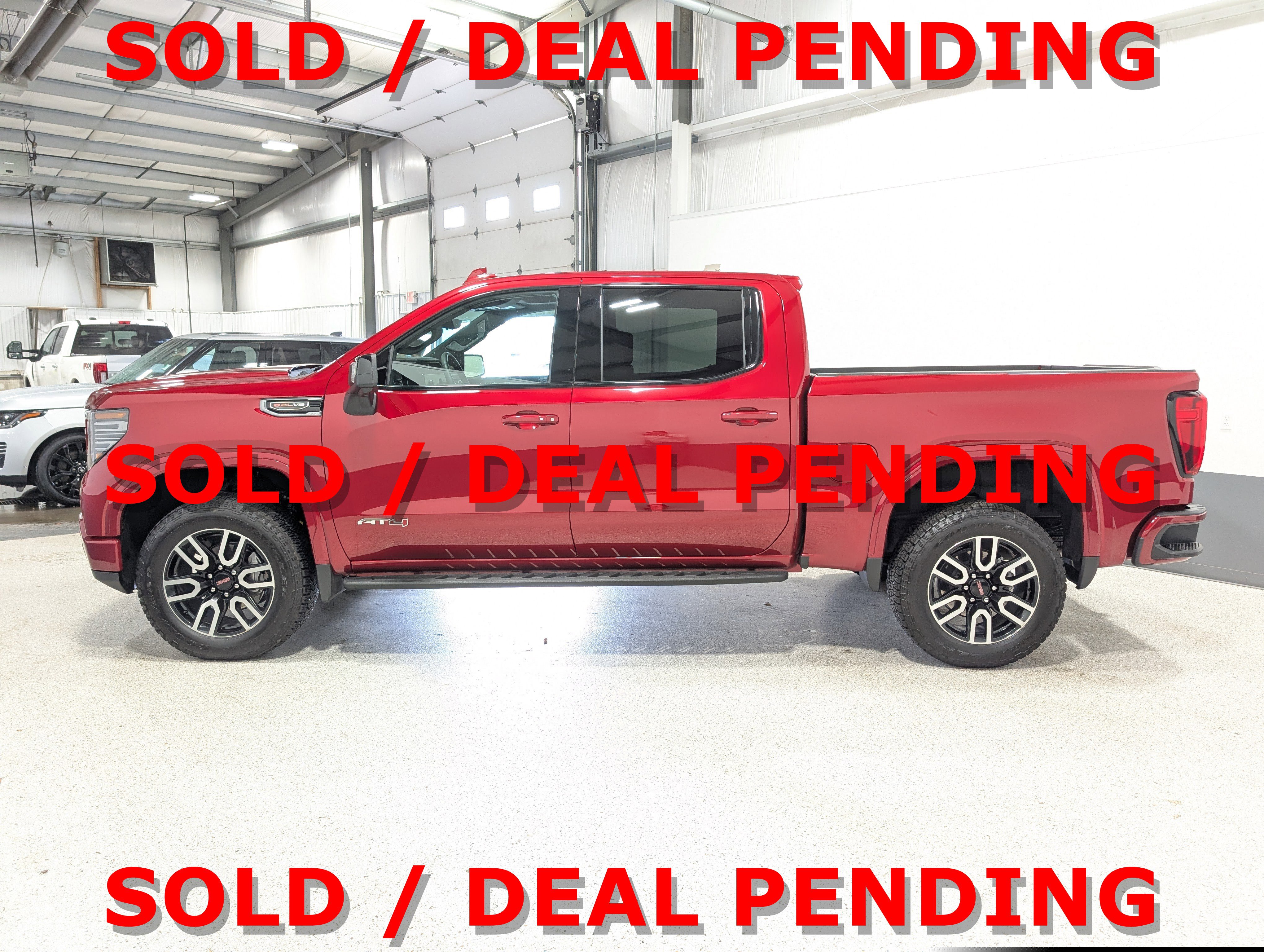 Used 2025 GMC Sierra 1500 AT4 w/ AT4 Premium Package image 6