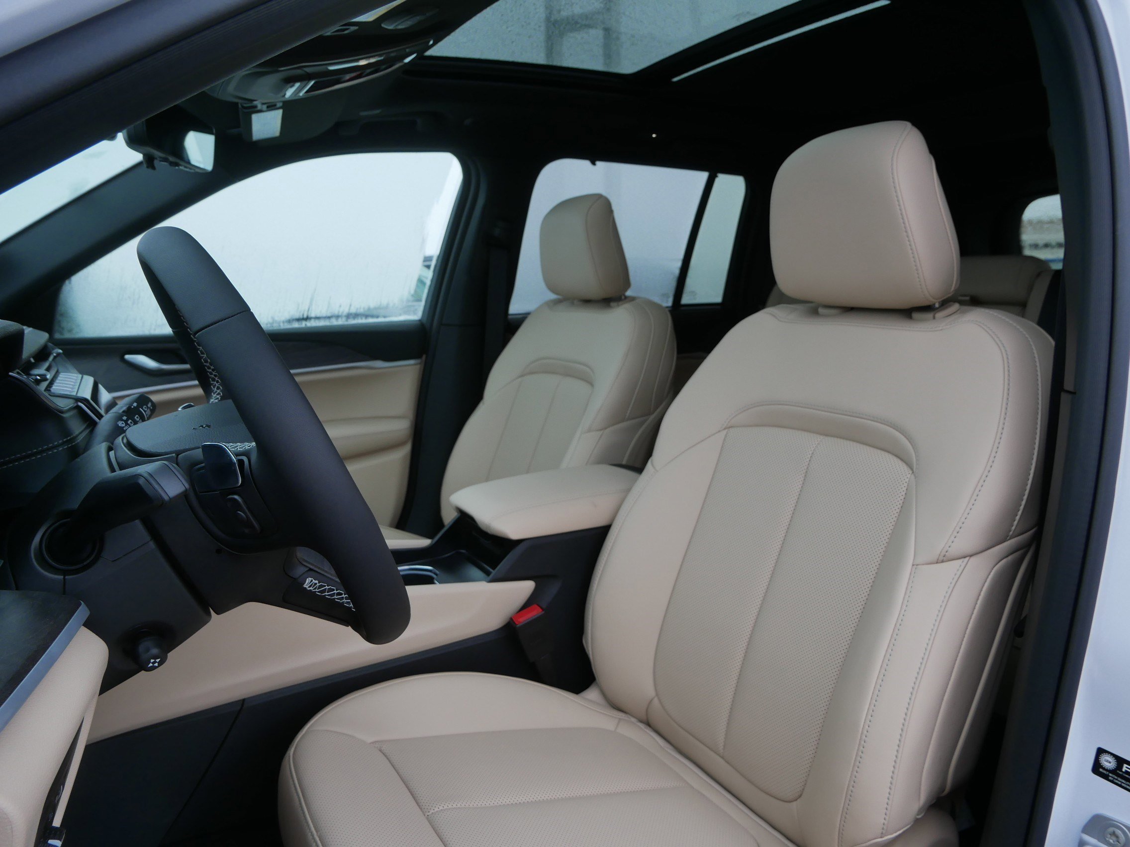 New 2025 Jeep Grand Cherokee Limited w/ Luxury Tech Group II image 5