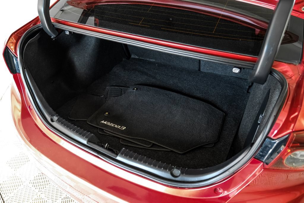 Used 2018 MAZDA MAZDA3 Touring FWD image 54