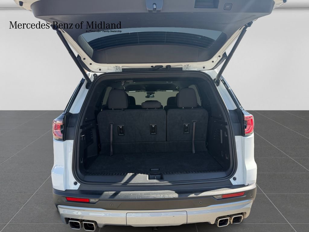 Used 2025 GMC Acadia Elevation image 11