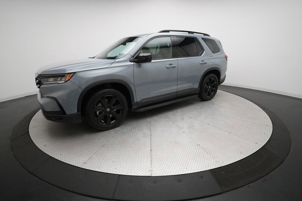 Certified 2025 Honda Pilot Black Edition image 34