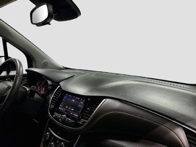 Used 2021 Chevrolet Trax LT w/ Redline Edition AWD/4WD image 25