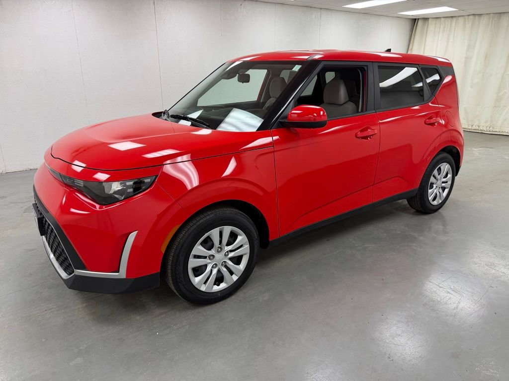 Used 2024 Kia Soul LX image 1