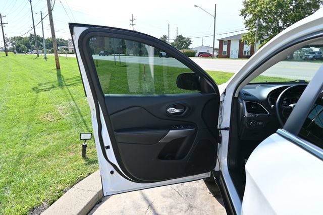 Used 2020 Jeep Cherokee Latitude Lux w/ Quick Order Package 26H Lux AWD/4WD image 26