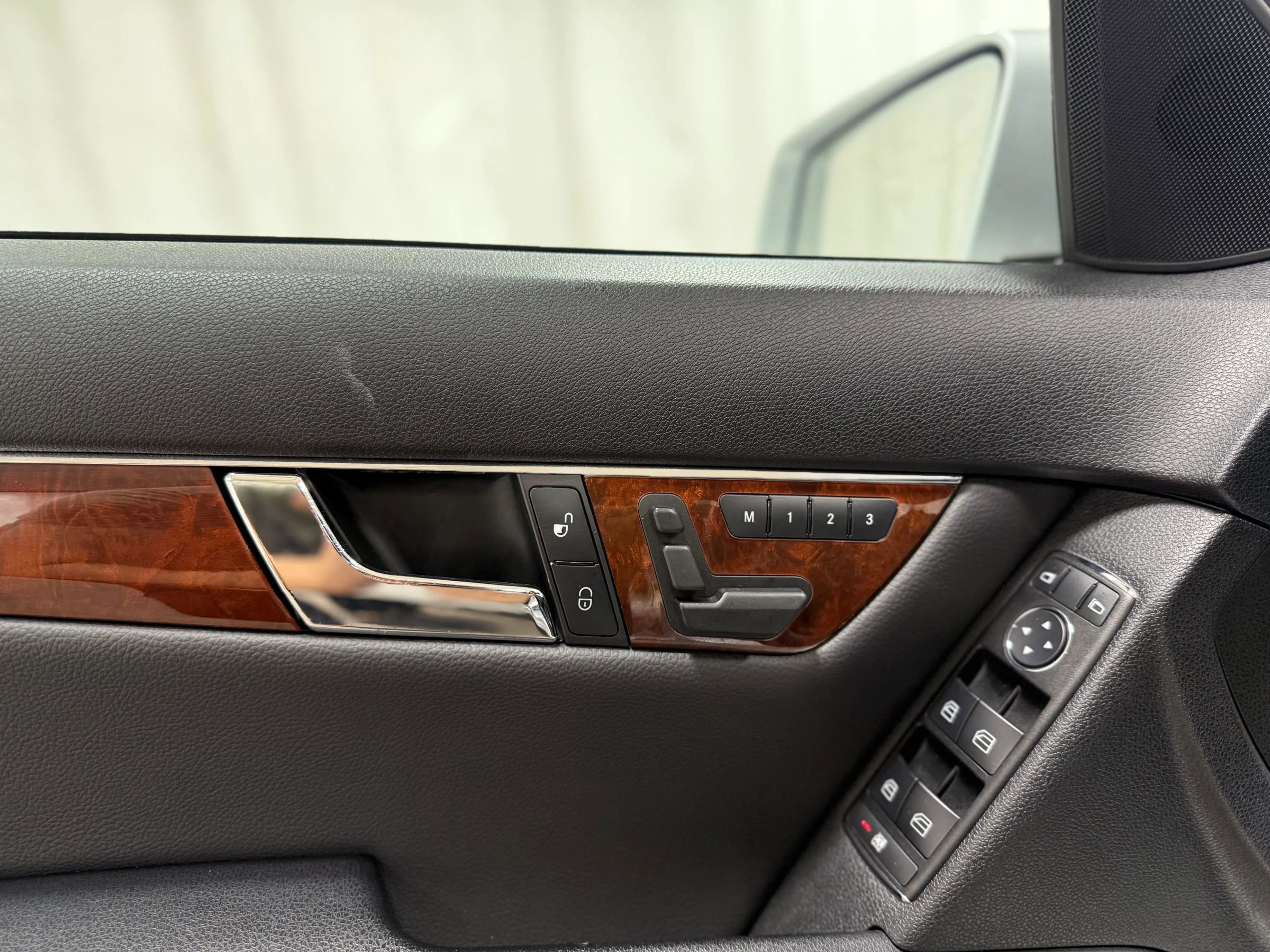 Used 2010 Mercedes-Benz C 300 Sedan image 13