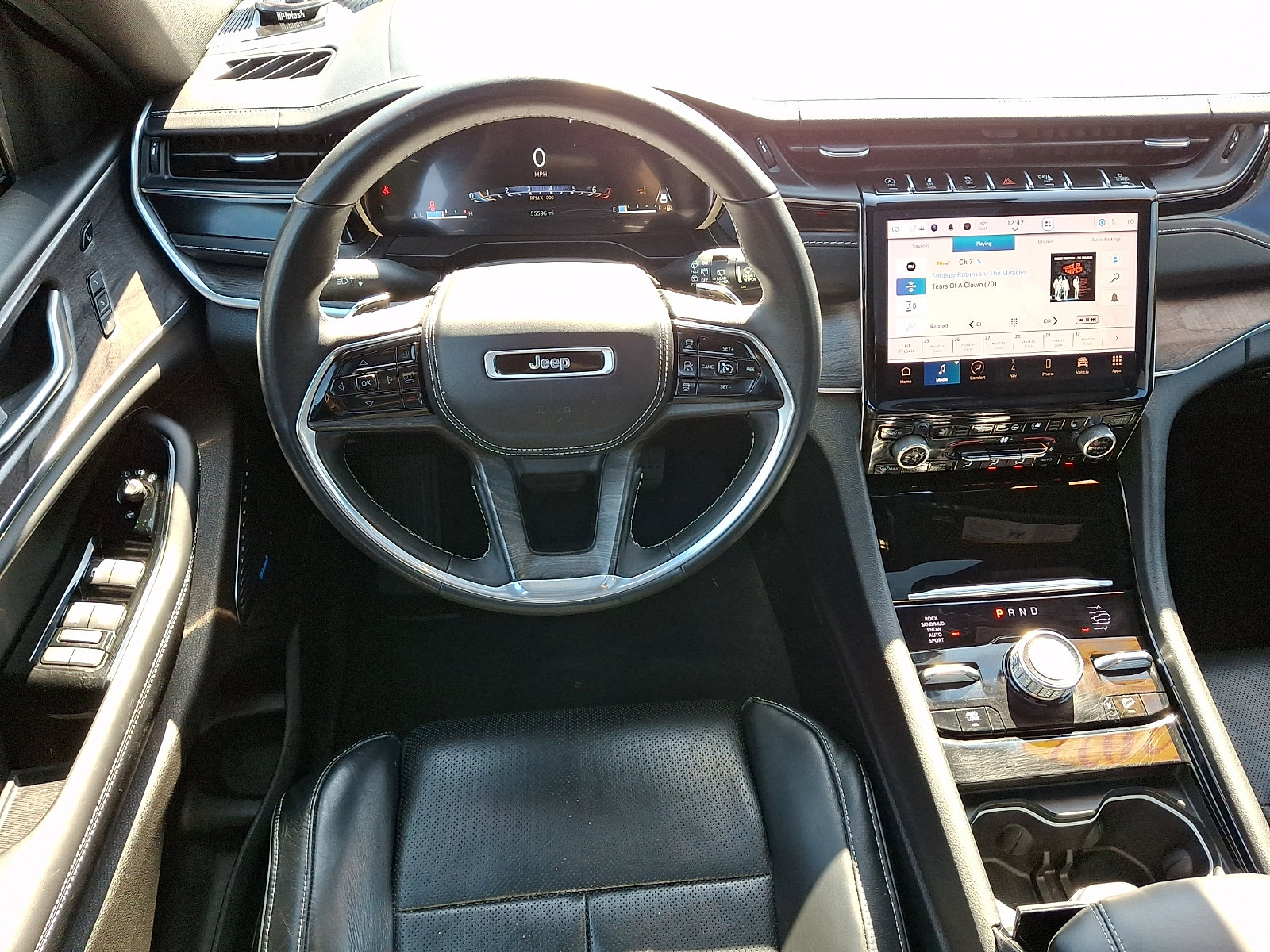 Certified 2022 Jeep Grand Cherokee Overland w/ Luxury Tech Group IV image 13