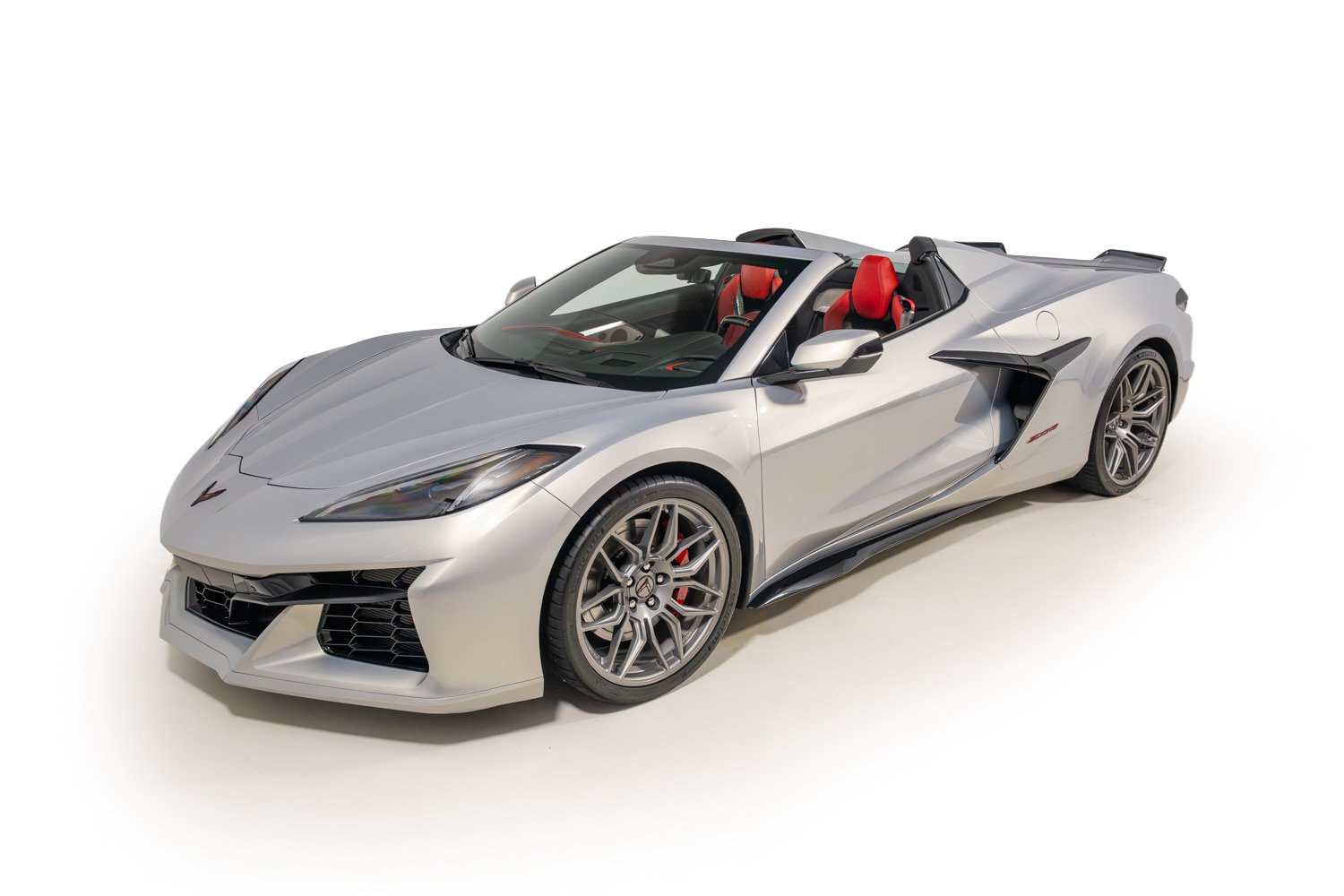 Used 2024 Chevrolet Corvette Z06 RWD image 2