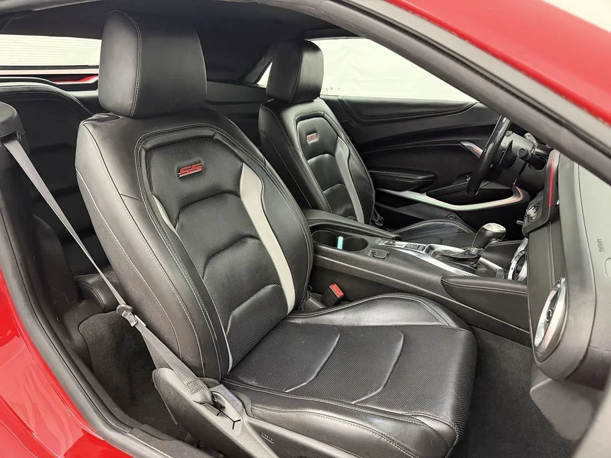 Used 2019 Chevrolet Camaro SS RWD image 29