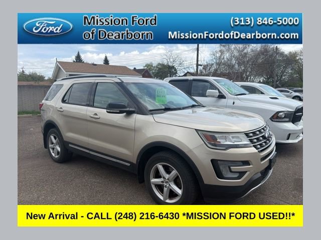 Used 2017 Ford Explorer XLT AWD/4WD image 1