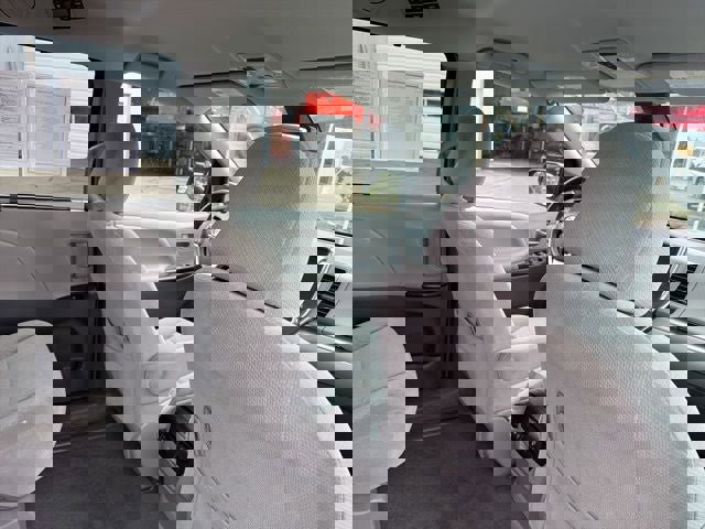 Used 2018 Toyota Sienna LE FWD image 21