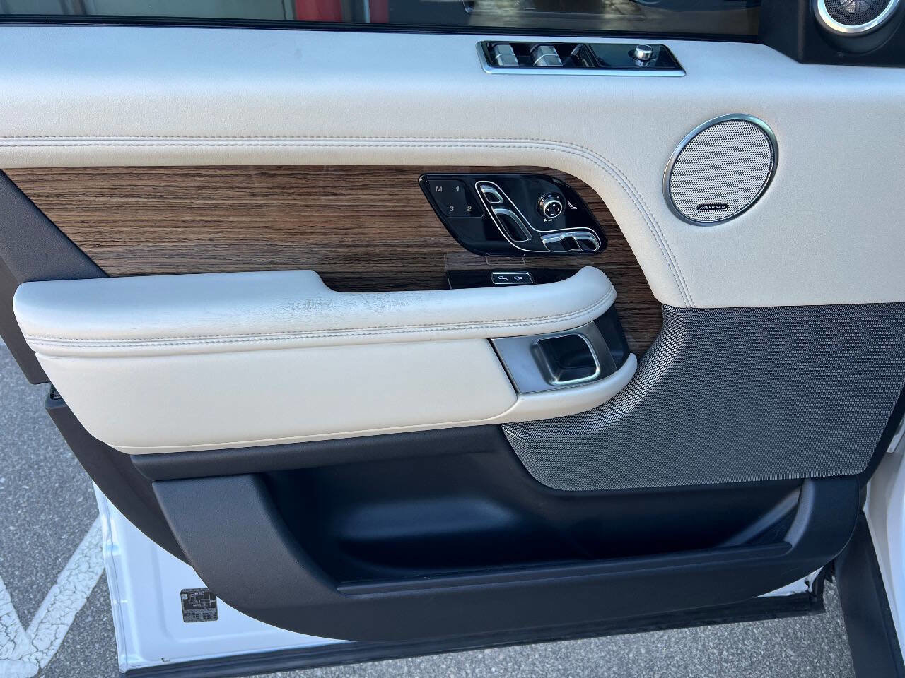 Used 2019 Land Rover Range Rover Supercharged image 23