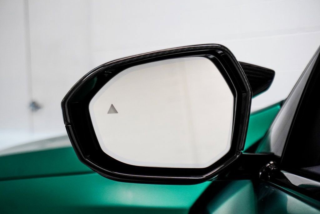 Used 2025 BMW M5 w/ Carbon Package image 17