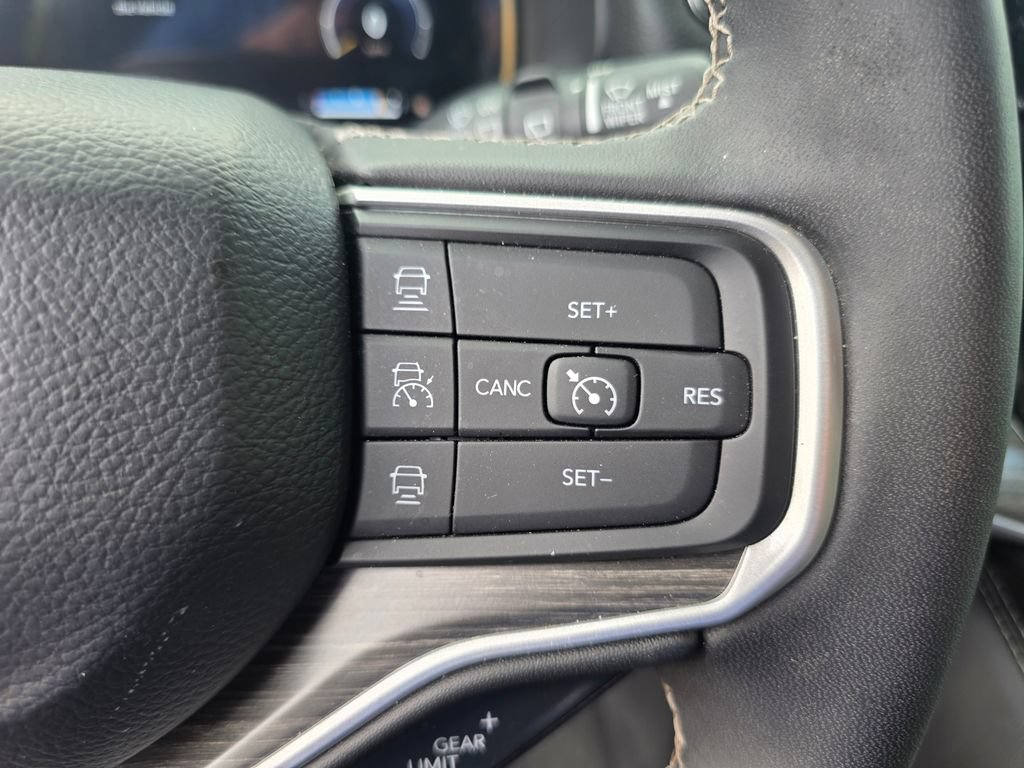 Used 2023 Jeep Wagoneer Series II RWD image 26