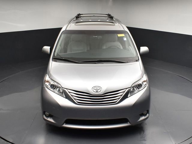 Used 2017 Toyota Sienna XLE w/ XLE Navigation Package image 42