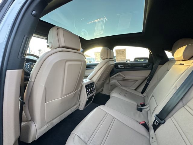 Used 2021 Porsche Cayenne Coupe image 18