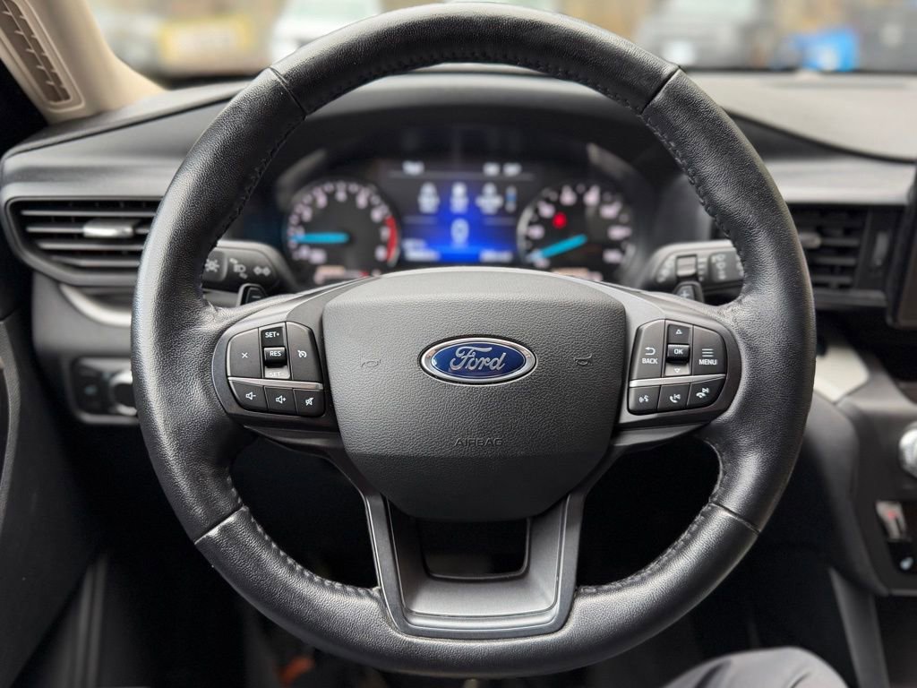 Used 2020 Ford Explorer XLT w/ Comfort Package AWD/4WD image 8