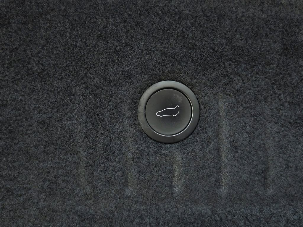 Used 2022 Tesla Model S image 26