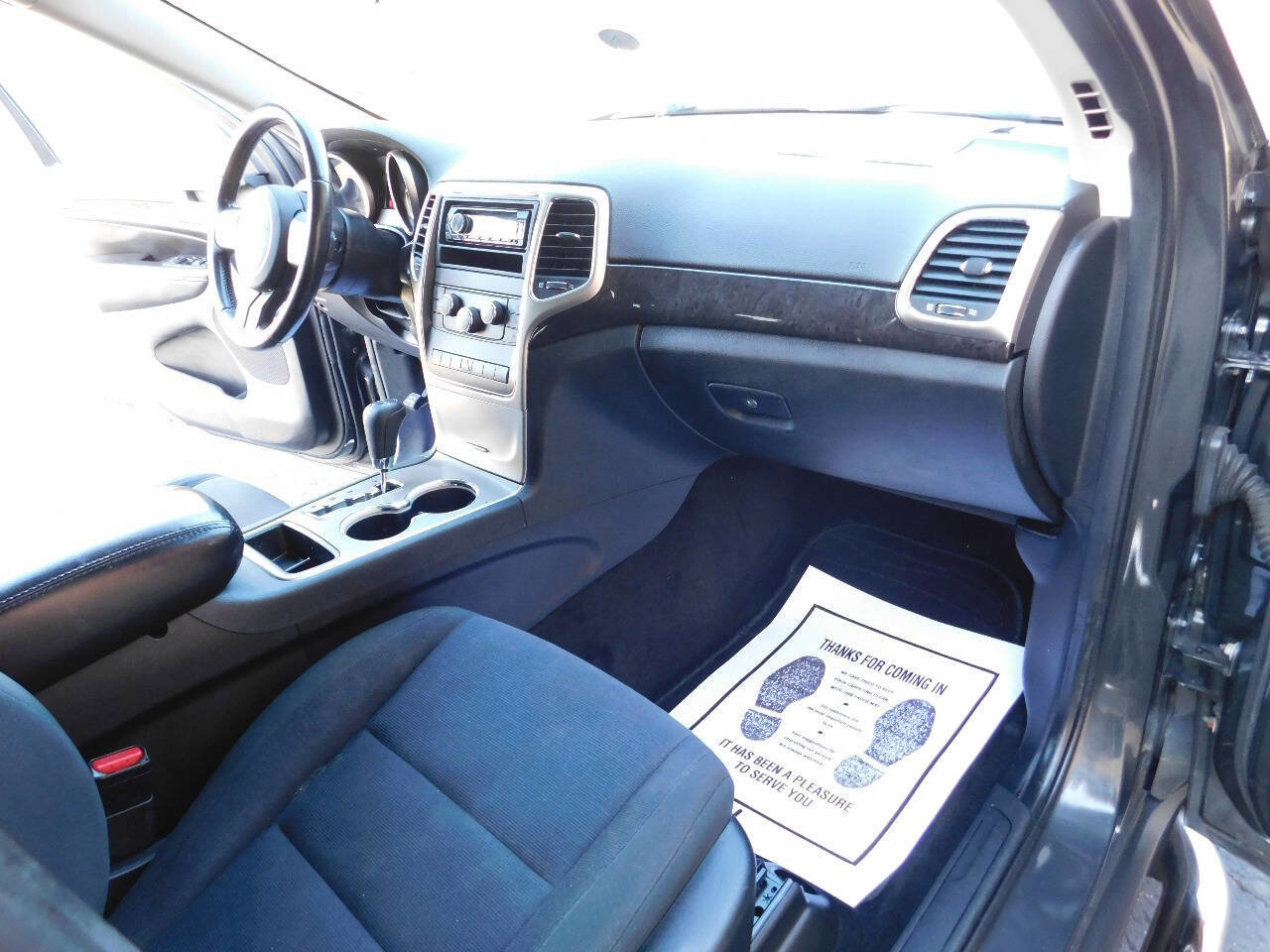 Used 2011 Jeep Grand Cherokee Laredo image 21