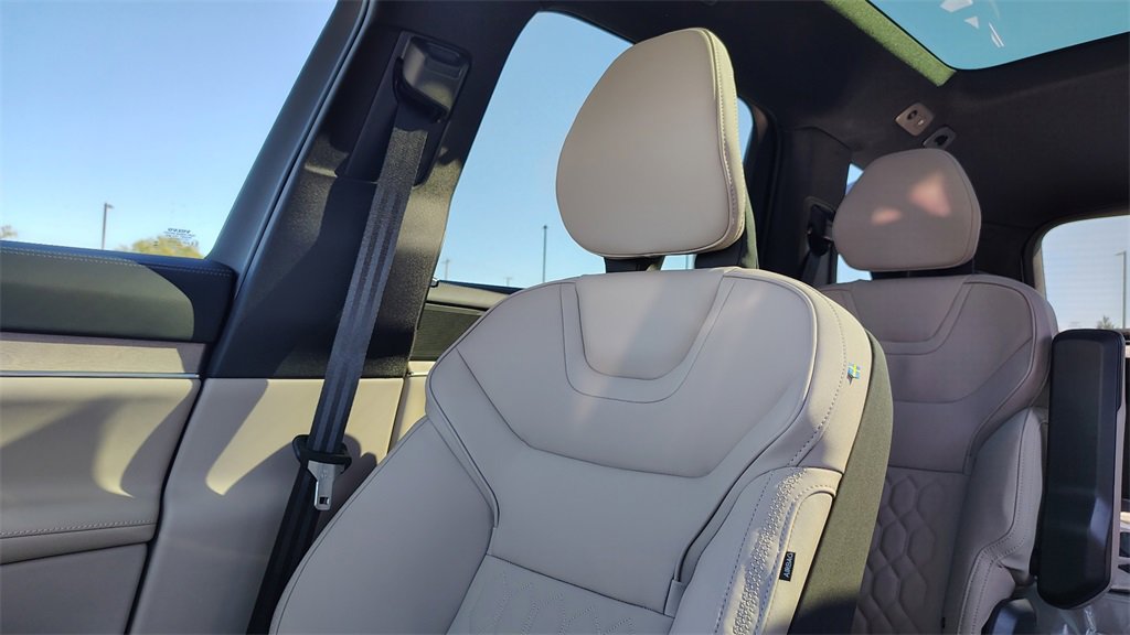 New 2025 Volvo EX90 Plus image 22