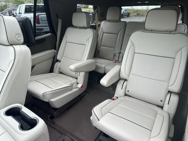 Used 2025 GMC Yukon Denali w/ Denali Reserve Package AWD/4WD image 28