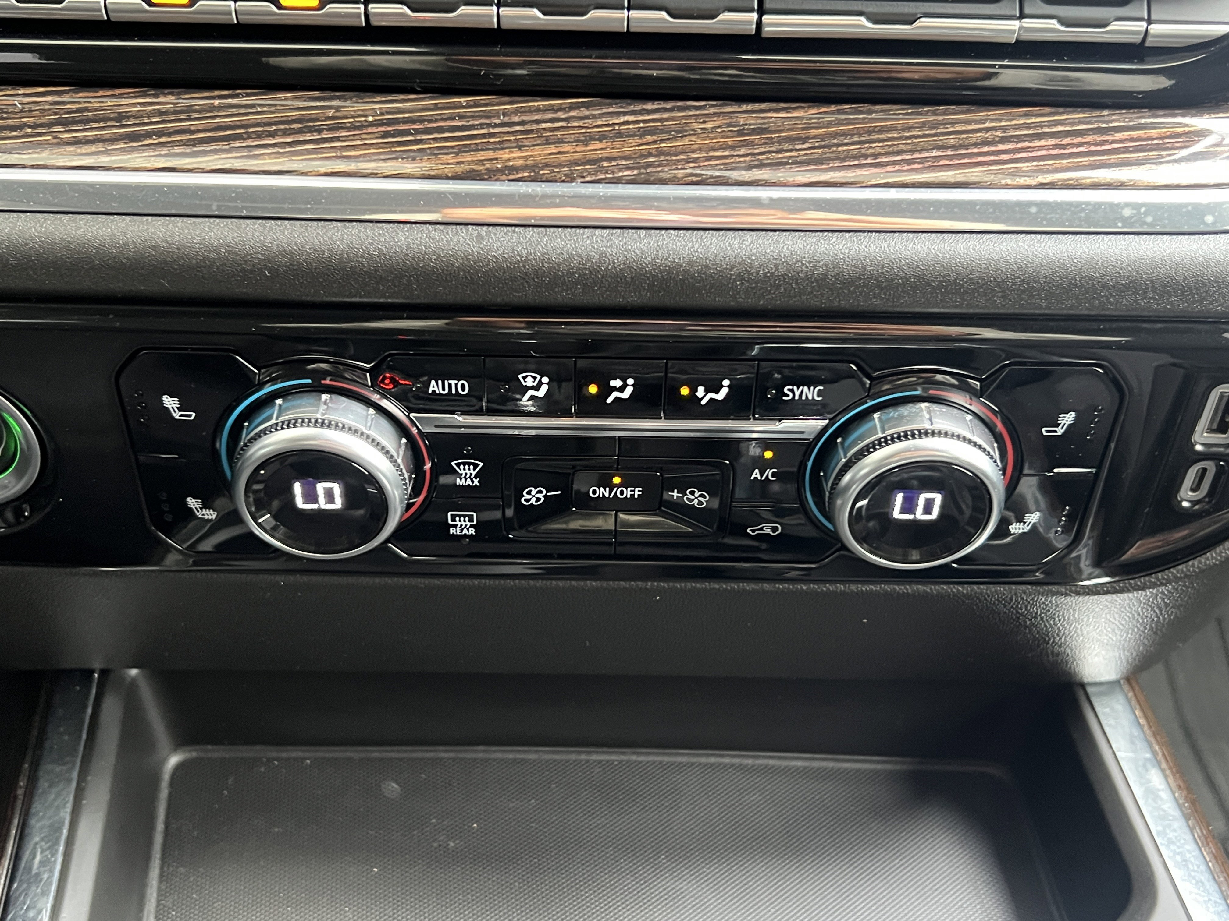 Used 2024 GMC Sierra 1500 Elevation image 30