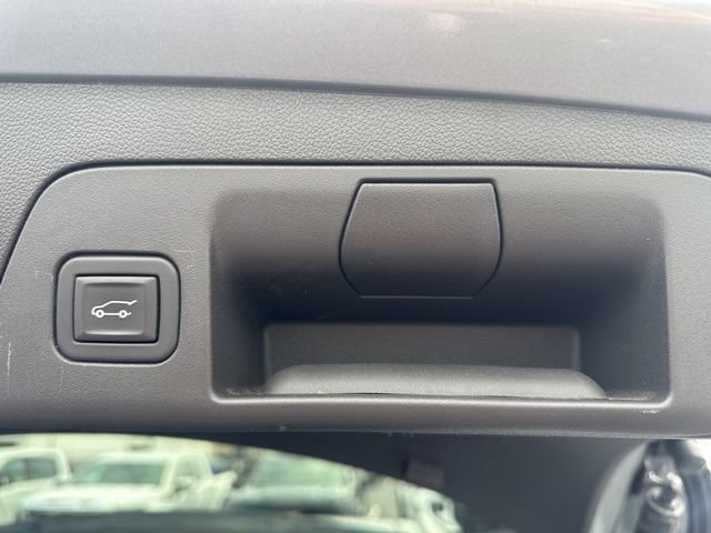 Used 2023 Buick Envision Avenir AWD/4WD image 6