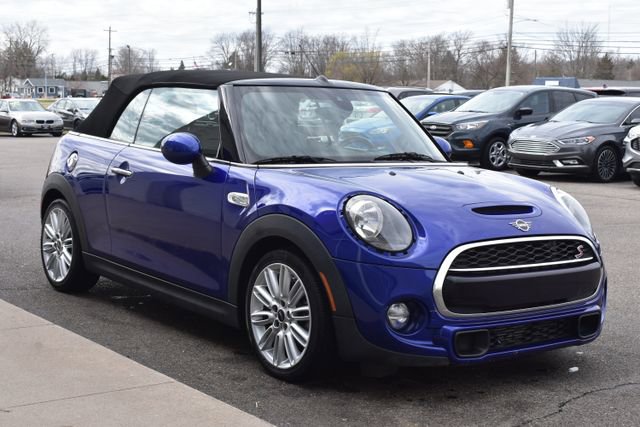 Used 2019 MINI Cooper S w/ Signature Upholstery Package FWD image 9