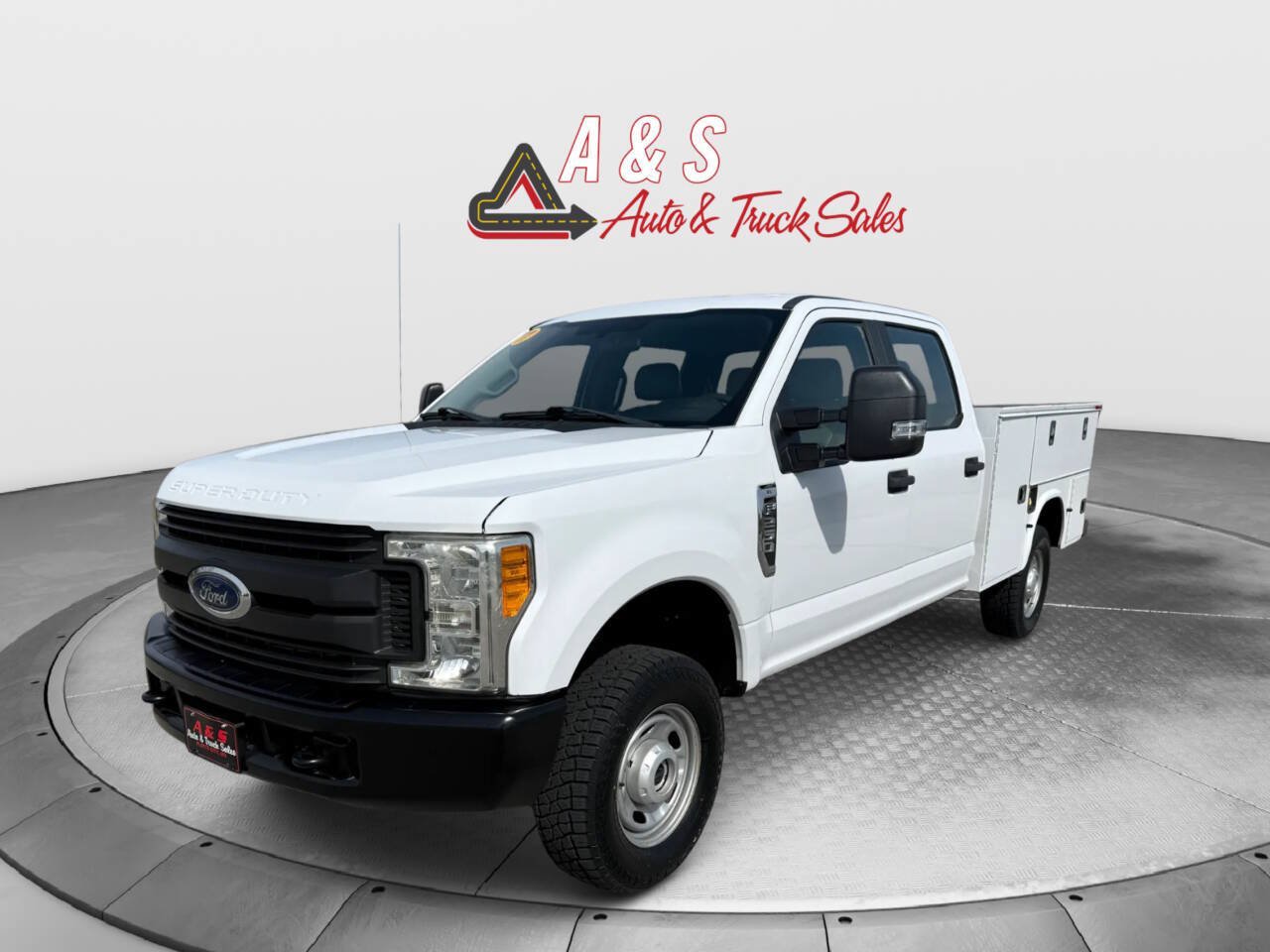 Used 2017 Ford F250 XL AWD/4WD image 3