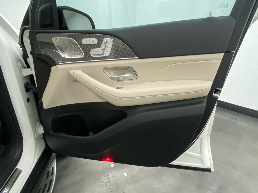 Used 2023 Mercedes-Benz GLS 450 4MATIC image 47