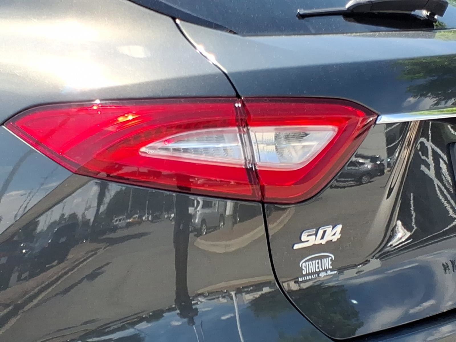 Used 2018 Maserati Levante S GranLusso AWD/4WD image 17