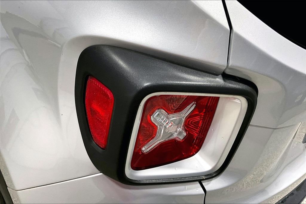 Used 2015 Jeep Renegade Limited AWD/4WD image 22