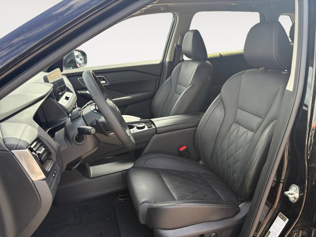 Used 2025 Nissan Rogue Platinum w/ Tech Package AWD/4WD image 9